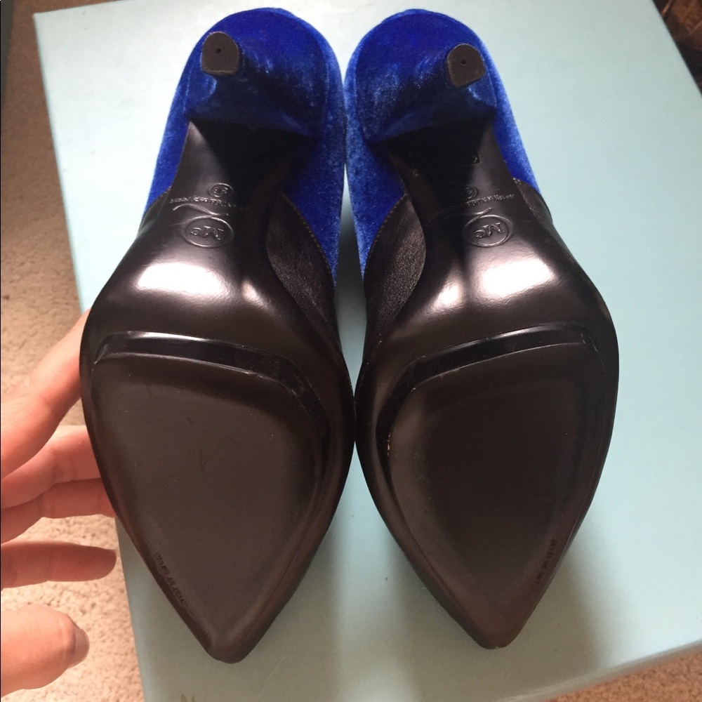 š¤GIFTš¤MQ By Alexander McQueen pump blue velvet - Picture 2 of 16